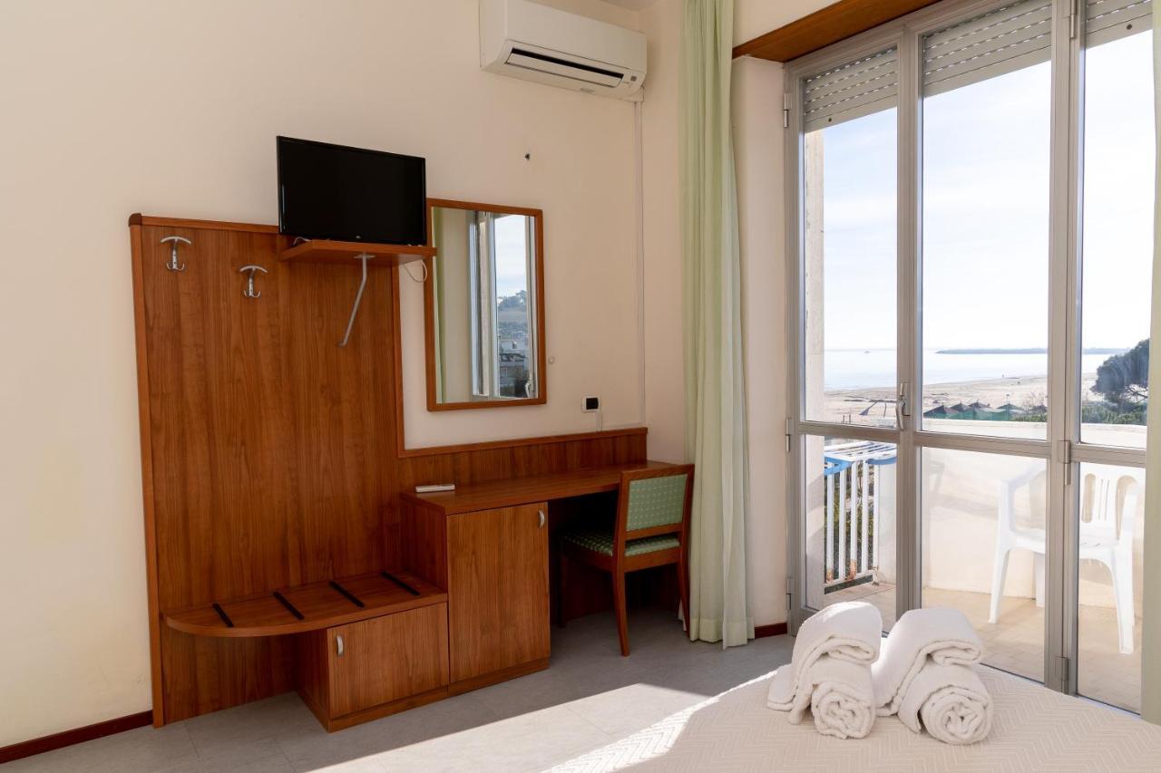 Hotel Royal Giulianova Εξωτερικό φωτογραφία