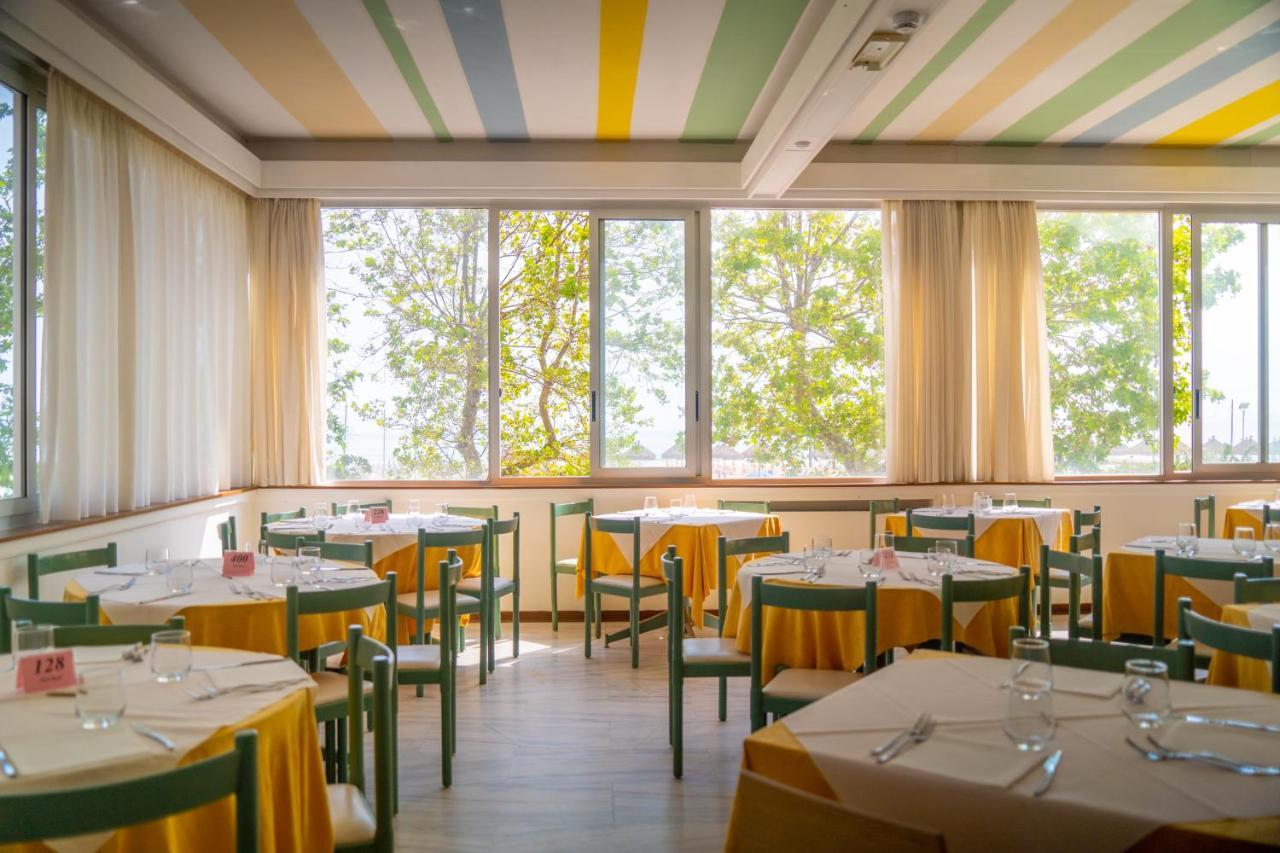 Hotel Royal Giulianova Εξωτερικό φωτογραφία