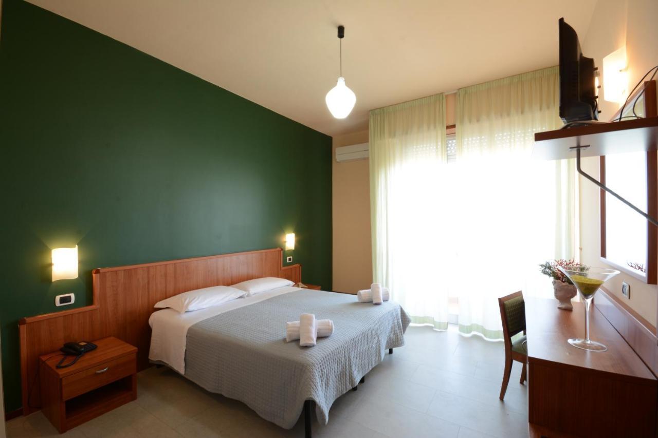 Hotel Royal Giulianova Εξωτερικό φωτογραφία