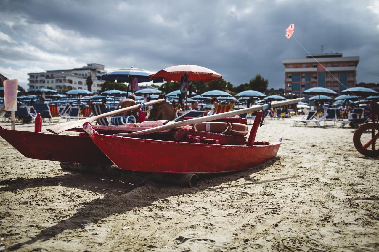 Hotel Royal Giulianova Εξωτερικό φωτογραφία